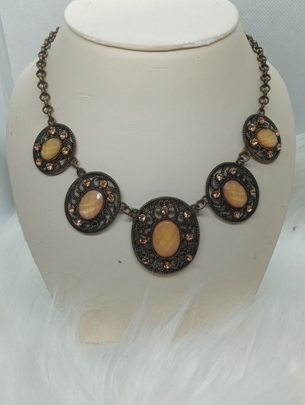 PEACH FACETTED CABOCHON NECKLACE